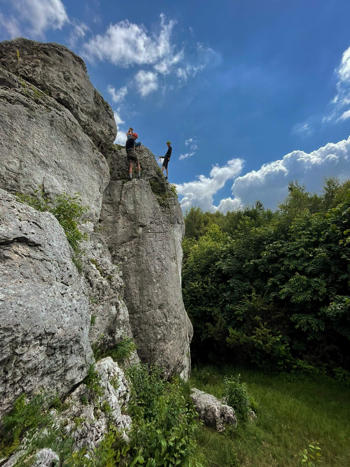 Kurs podstaw wspinaczki – bezpieczne wpinanie i asekuracja